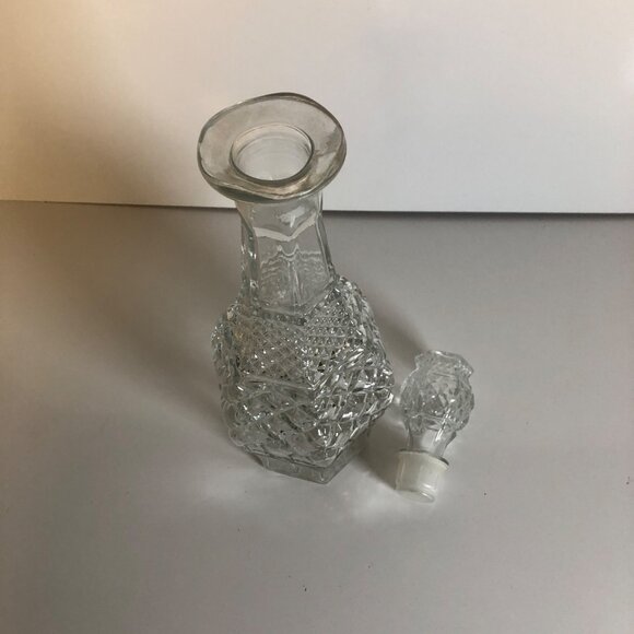 Vintage Pressed Glass Decanter Bottle with Stopper Diamond Cut Pattern - Picture 3 of 7